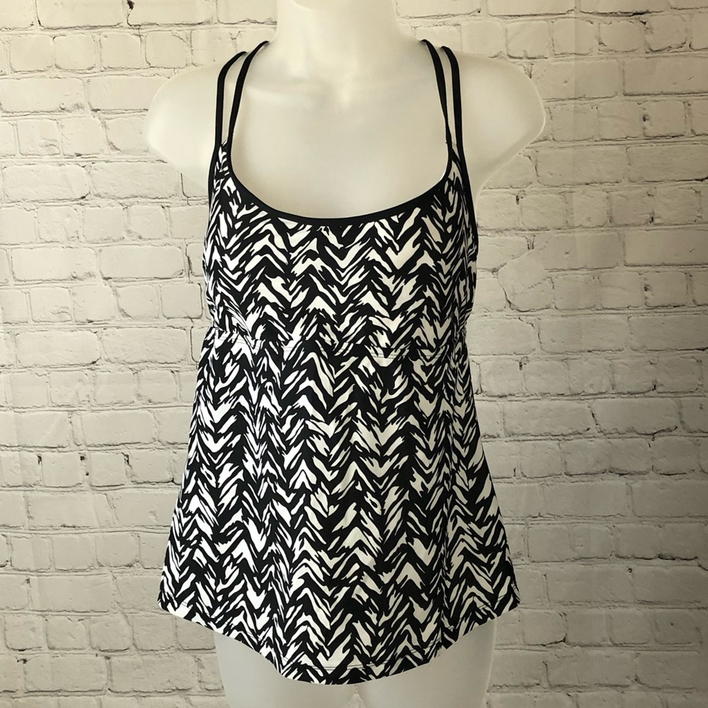 NWOT - Women's Kono Sol black and white patterned bathing suit top.